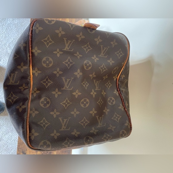 Louis Vuitton Duffle - Picture 11 of 12